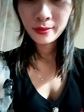 Snapshot of Em_xinh01 chatting on 10-29-25, 09:00 Em xinh01 online show from 10-29-25, 09:00