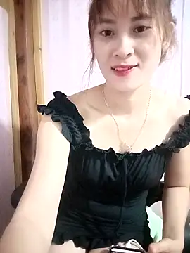 Em xinh01 online show from 05-16-26, 12:48