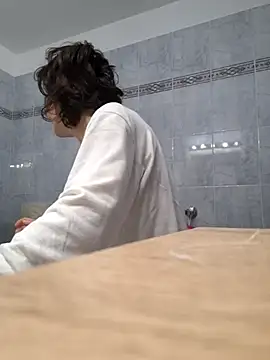 Piediniecollant online show from 12-02-25, 05:35