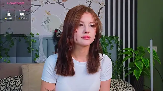 Snapshot of Sophie_fawn chatting on 10-29-25, 12:18 Sophie fawn online show from 10-29-25, 12:18