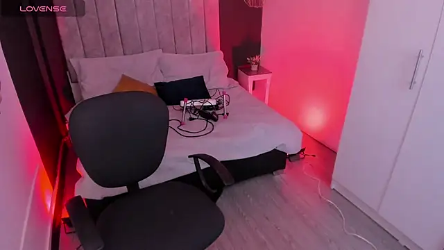 mia jagger online show from 03-20-26, 07:52