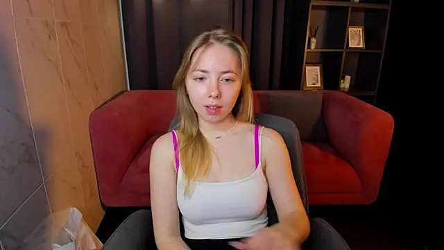 Snapshot of Nora_Miller chatting on 11-21-25, 06:01 Nora Miller online show from 11-21-25, 06:01