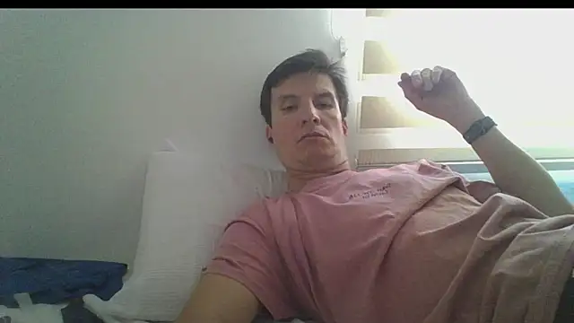 Snapshot of carliesexyman chatting on 10-28-25, 04:53 carliesexyman online show from 10-28-25, 04:53