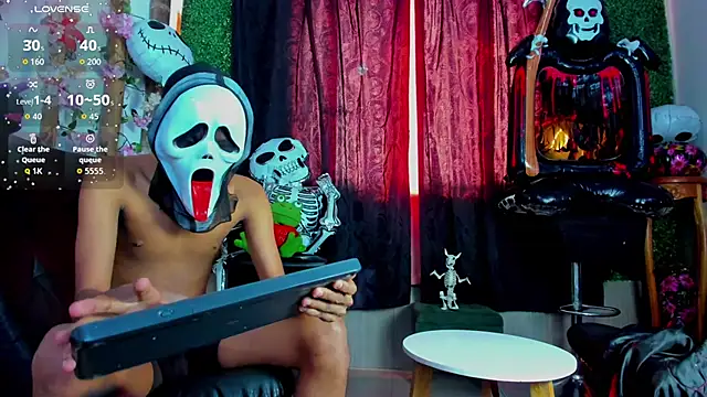 Snapshot of wild_best chatting on 10-28-25, 07:38 wild best online show from 10-28-25, 07:38