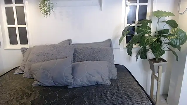 Snapshot of Noah__20 chatting on 10-31-25, 01:06 Noah  20 online show from 10-31-25, 01:06