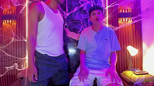 Snapshot of Kings_and_Secrets chatting on 10-29-25, 05:53 Kings and Secrets online show from 10-29-25, 05:53