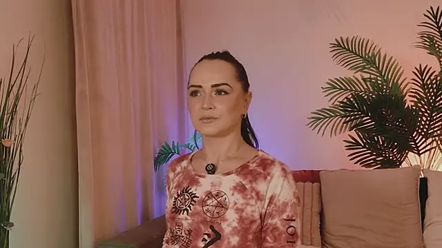 Snapshot of SiennaRosse chatting on 02-16-26, 09:33 SiennaRosse online show from 02-16-26, 09:33