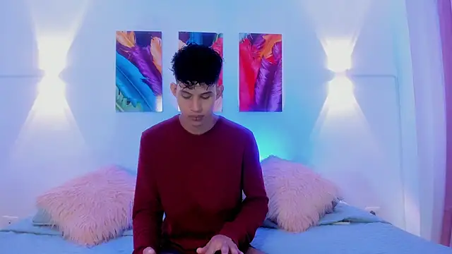 KamiSuarez online show from 11-28-25, 06:21