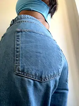 Snapshot of Catalina244 chatting on 01-10-26, 01:46 Catalina244 online show from 01-10-26, 01:46