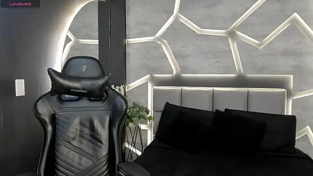 Snapshot of DakotaRussell_ chatting on 01-06-26, 11:14 DakotaRussell online show from 01-06-26, 11:14