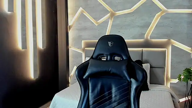 DakotaRussell  online show from 02-08-26, 01:25