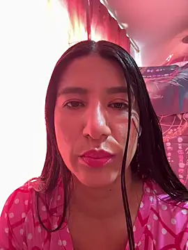 scarlethsb33 online show from 11-04-25, 12:37