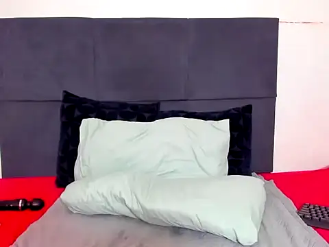 ThickLeeyanaXX online show from 11-09-25, 05:33