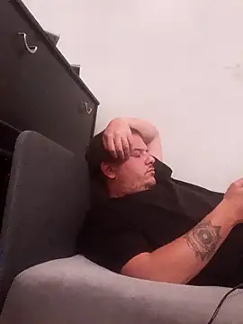 botlikroli online show from 10-28-25, 03:58