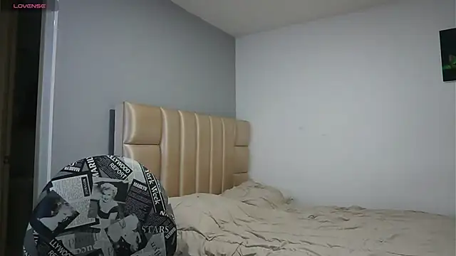 Snapshot of phiamat chatting on 12-22-25, 12:29 phiamat online show from 12-22-25, 12:29