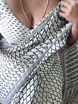 Snapshot of tamil_chitra12 chatting on 11-03-25, 03:19 tamil chitra12 online show from 11-03-25, 03:19