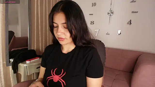 Snapshot of KamyGlam chatting on 02-10-26, 08:02 KamyGlam online show from 02-10-26, 08:02