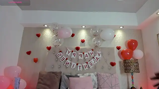 Snapshot of KamyGlam chatting on 02-14-26, 08:05 KamyGlam online show from 02-14-26, 08:05