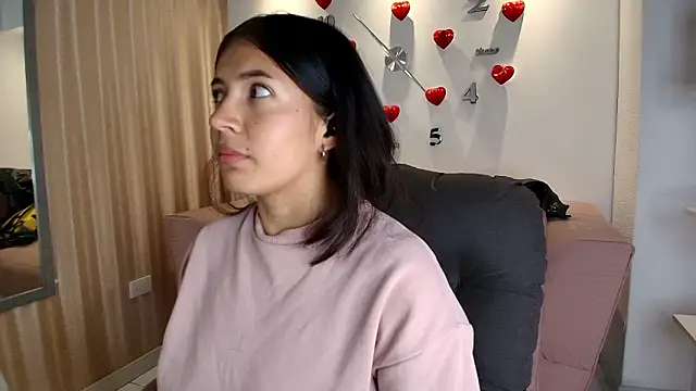 Snapshot of KamyGlam chatting on 03-03-26, 08:04 KamyGlam online show from 03-03-26, 08:04