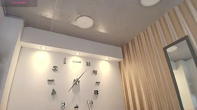 Snapshot of KamyGlam chatting on 03-06-26, 08:05 KamyGlam online show from 03-06-26, 08:05