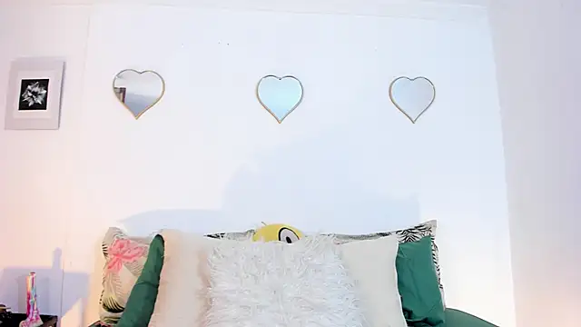 Snapshot of julialex_ chatting on 02-24-26, 07:12 julialex online show from 02-24-26, 07:12