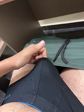 Snapshot of SentScruples chatting on 11-12-25, 06:41 SentScruples online show from 11-12-25, 06:41