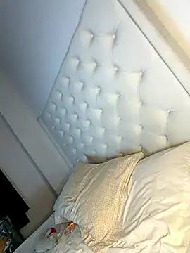 isabella-montes online show from 11-30-25, 01:53