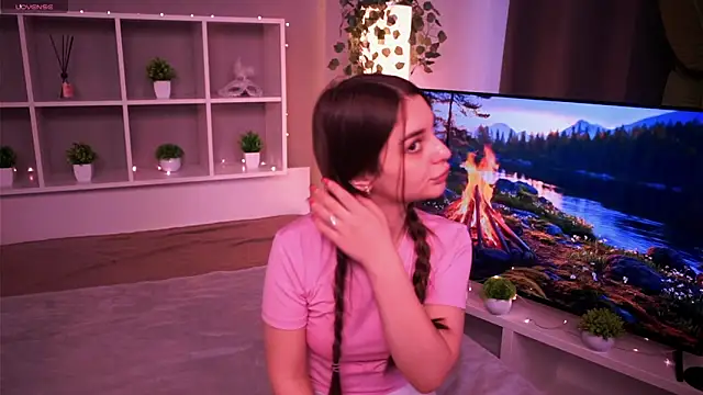 LauraHansil online show from 11-05-25, 08:36