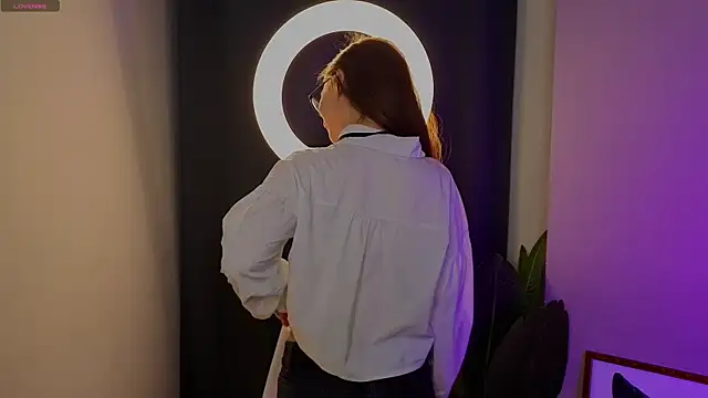 LauraHansil online show from 04-15-26, 07:10