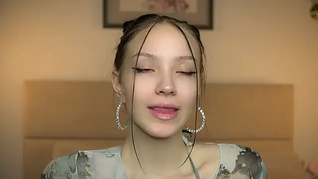 VetaManhardt online show from 11-18-25, 08:24