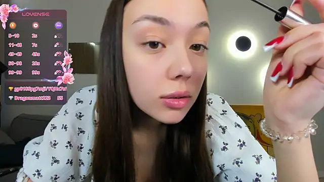 Diana-Delight online show from 11-18-25, 07:35