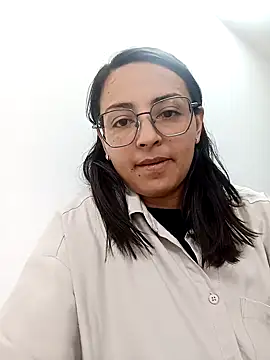 Snapshot of Macarena-2 chatting on 11-04-25, 06:18 Macarena-2 online show from 11-04-25, 06:18