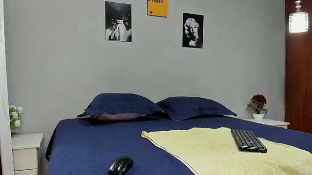 sexynova 93 online show from 04-28-26, 07:08