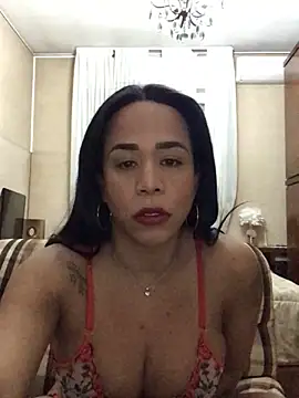 Snapshot of Brunacicarelly chatting on 11-29-25, 10:57 Brunacicarelly online show from 11-29-25, 10:57