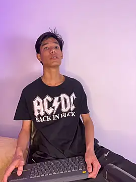 Snapshot of michael_vidal chatting on 10-30-25, 07:25 michael vidal online show from 10-30-25, 07:25