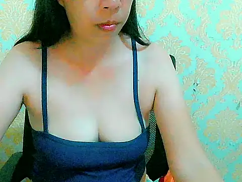 nhicole4u online show from 10-30-25, 02:51