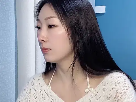 Snapshot of ella55-- chatting on 11-14-25, 03:49 ella55-- online show from 11-14-25, 03:49