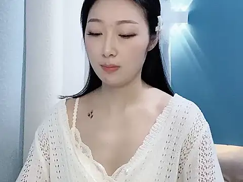 Snapshot of ella55-- chatting on 12-05-25, 01:03 ella55-- online show from 12-05-25, 01:03