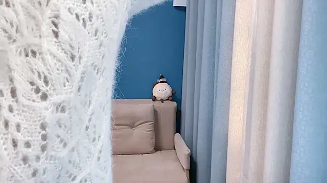 Snapshot of ella55-- chatting on 12-19-25, 01:12 ella55-- online show from 12-19-25, 01:12