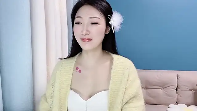 Snapshot of ella55-- chatting on 01-09-26, 01:08 ella55-- online show from 01-09-26, 01:08