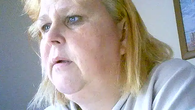 Snapshot of Sylviastar46 chatting on 11-16-25, 09:26 Sylviastar46 online show from 11-16-25, 09:26