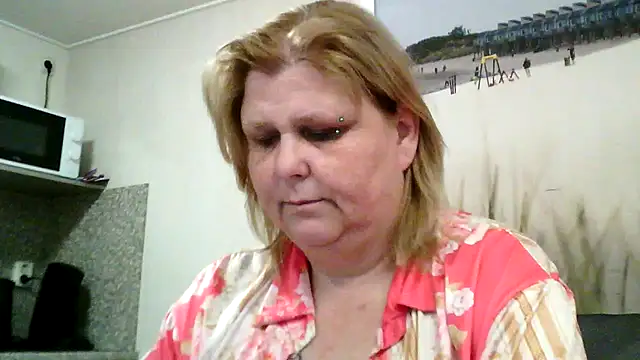 Sylviastar46 online show from 03-17-26, 08:56