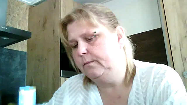 Sylviastar46 online show from 03-23-26, 09:02