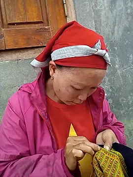 Snapshot of cute-kiss chatting on 10-31-25, 02:56 cute-kiss online show from 10-31-25, 02:56