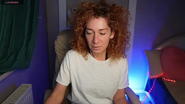 Snapshot of SophieTynes chatting on 11-14-25, 08:57 SophieTynes online show from 11-14-25, 08:57