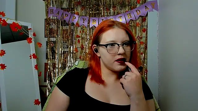 Snapshot of FoxPlayXX chatting on 11-11-25, 09:37 FoxPlayXX online show from 11-11-25, 09:37