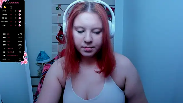 Snapshot of FoxPlayXX chatting on 12-20-25, 08:27 FoxPlayXX online show from 12-20-25, 08:27