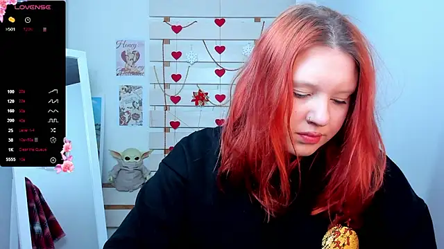 Snapshot of FoxPlayXX chatting on 03-05-26, 09:33 FoxPlayXX online show from 03-05-26, 09:33