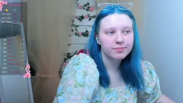 Snapshot of FoxPlayXX chatting on 05-08-26, 12:21 FoxPlayXX online show from 05-08-26, 12:21