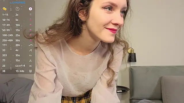 LauraYoungg online show from 11-28-25, 08:44